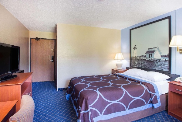 Super 8 by Wyndham Massena NY image 5