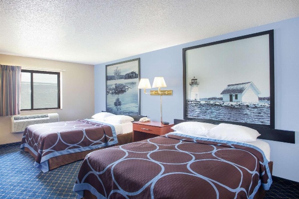 Super 8 by Wyndham Massena NY image 6